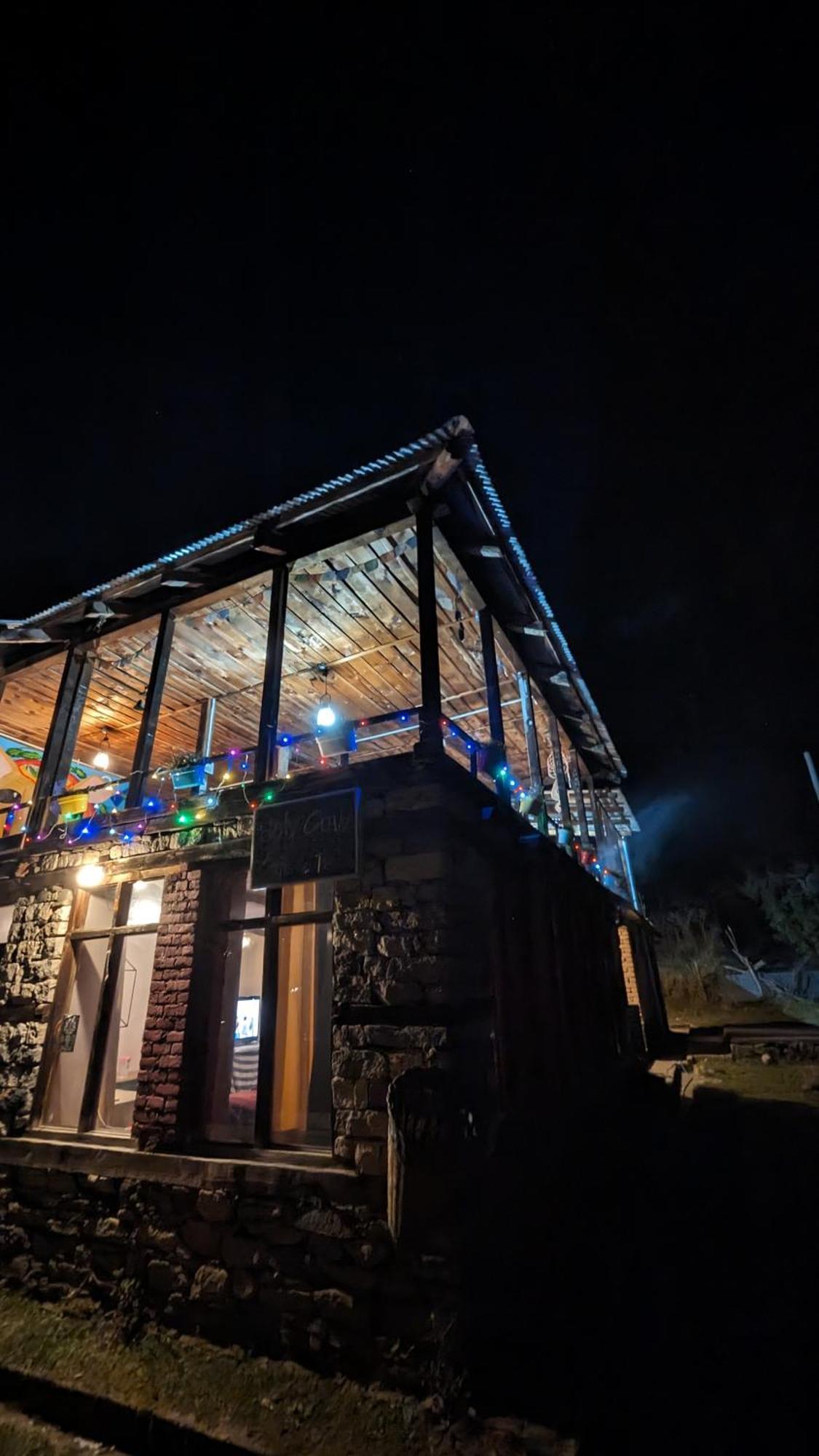 Holy Cow Cafe & Beds Hotel Kalgha Exterior foto